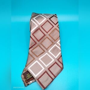 BCBG ATTITUDE SILK NECKTIE TIE BROWN SQUARE GEOMETRIC PATTERN MADE IN USA. B